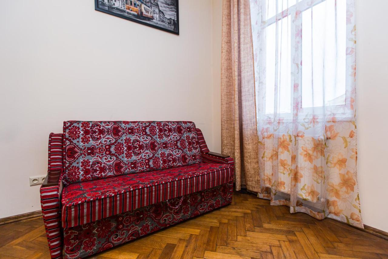 в центрі вулиця балабана 29 біля краківського ринку *